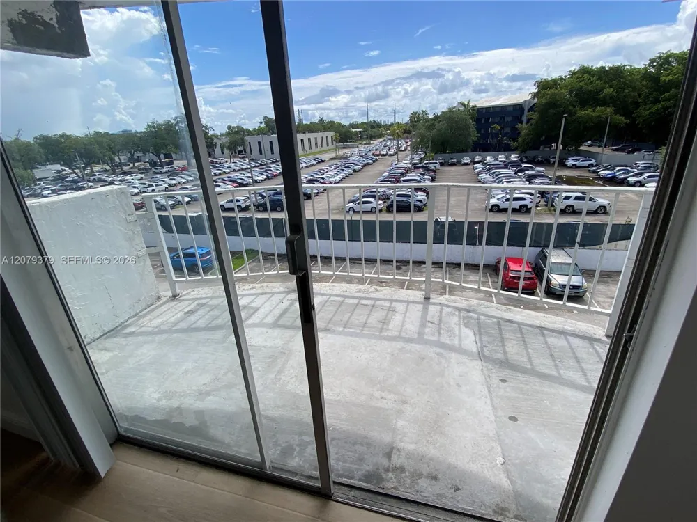 488 NW 165th St Rd #B-415 Miami, FL 33169