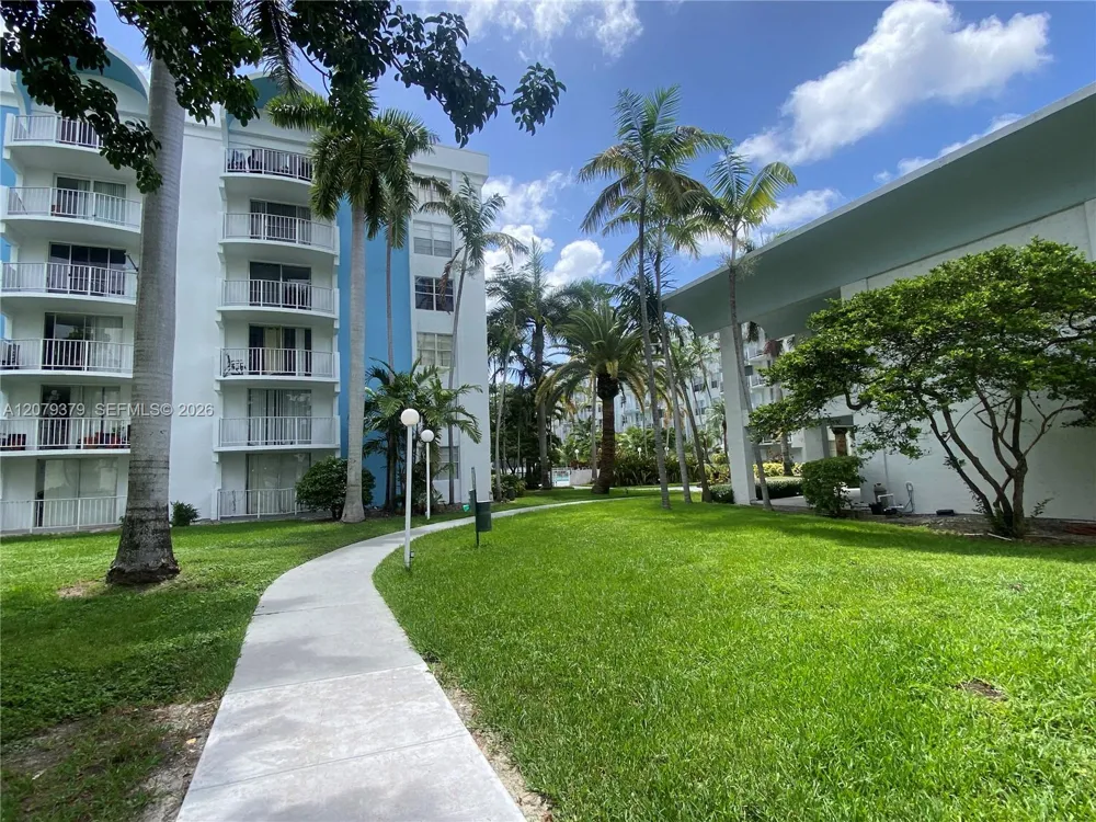 488 NW 165th St Rd #B-415 Miami, FL 33169
