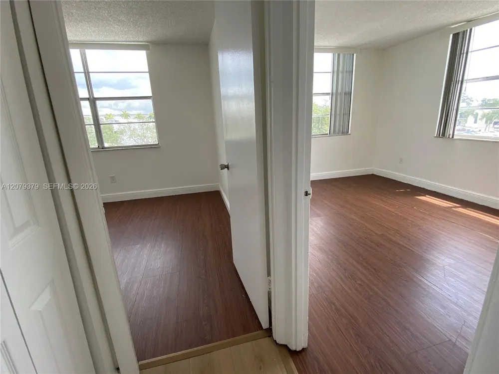 488 NW 165th St Rd #B-415 Miami, FL 33169