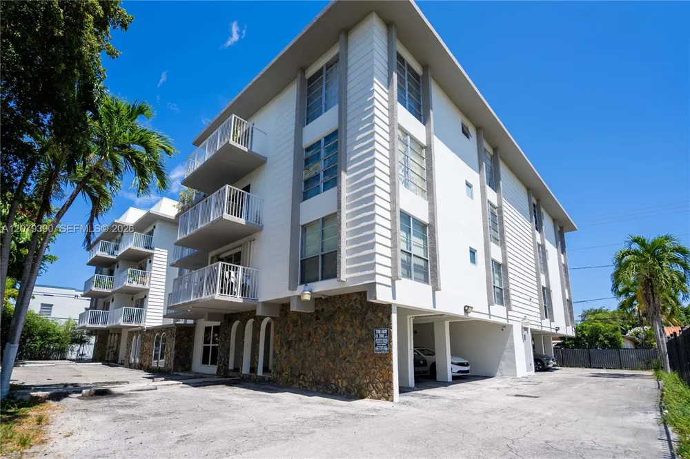 1220 71st St #37 Miami Beach, FL 33141