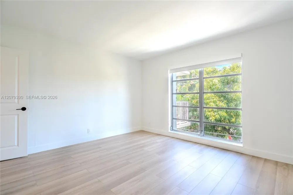 1220 71st St #37 Miami Beach, FL 33141