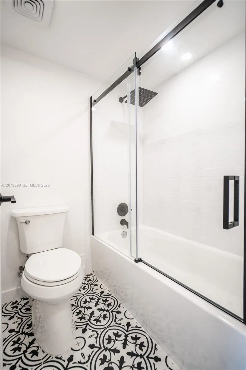 1220 71st St #37 Miami Beach, FL 33141