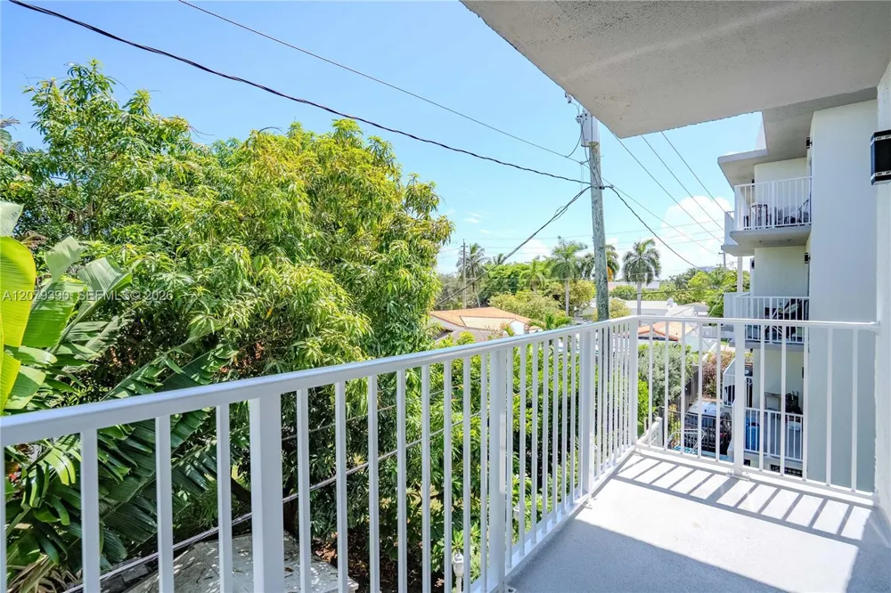 1220 71st St #37 Miami Beach, FL 33141