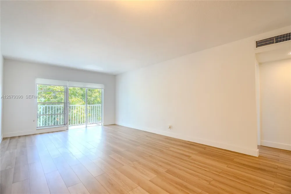 1220 71st St #37 Miami Beach, FL 33141