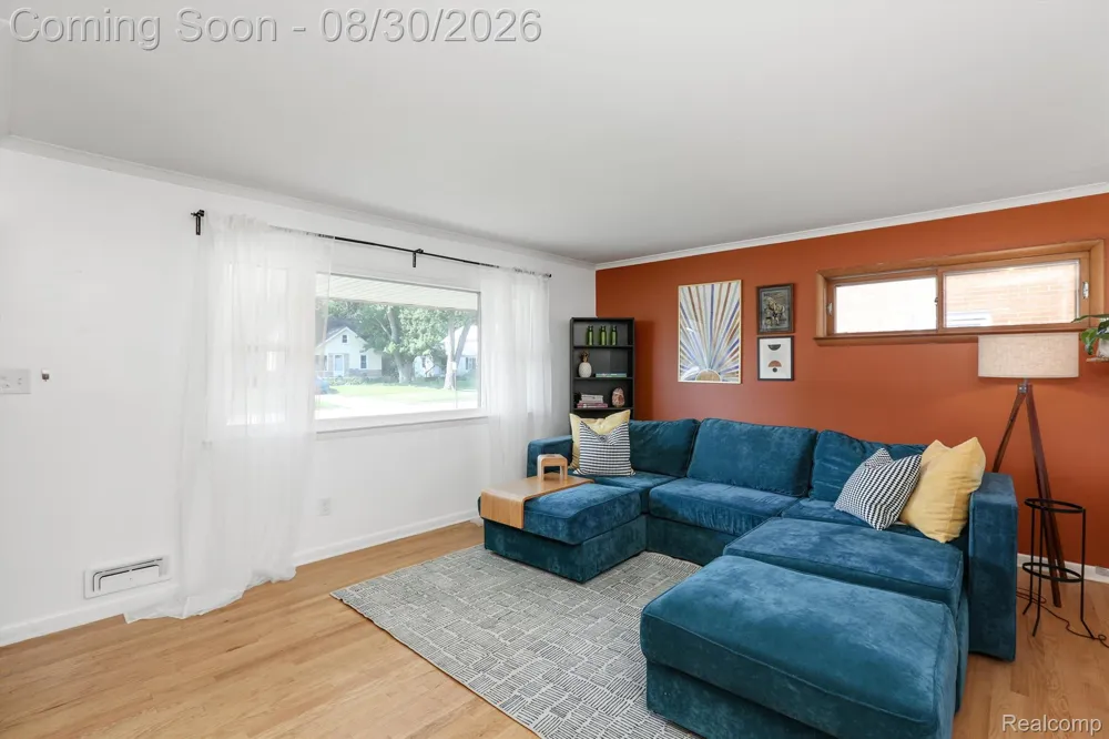 312 W LINCOLN AVENUE Madison Heights City, MI 48071
