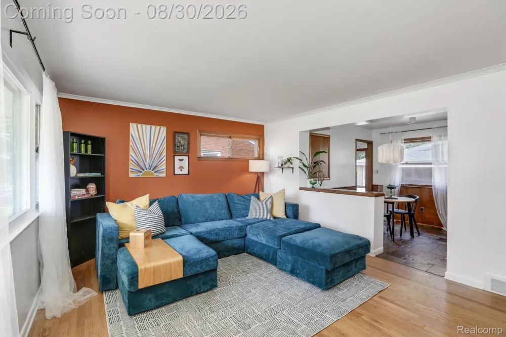312 W LINCOLN AVENUE Madison Heights City, MI 48071
