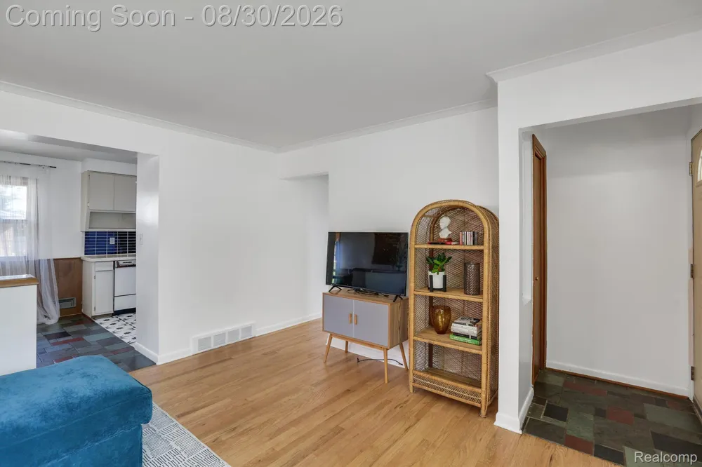 312 W LINCOLN AVENUE Madison Heights City, MI 48071