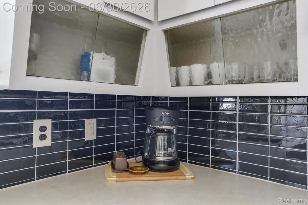 312 W LINCOLN AVENUE Madison Heights City, MI 48071