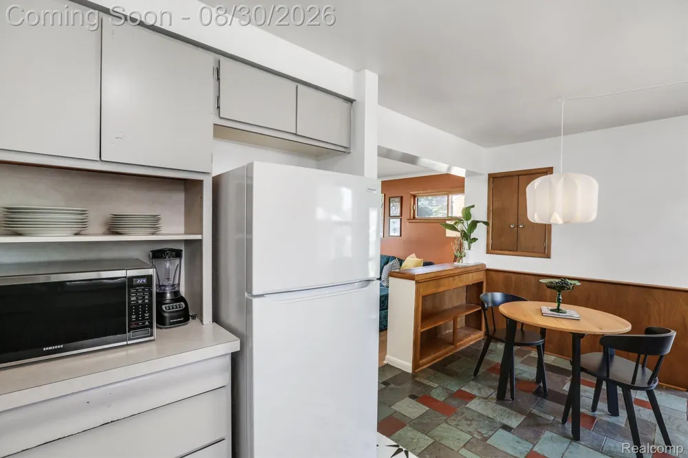 312 W LINCOLN AVENUE Madison Heights City, MI 48071