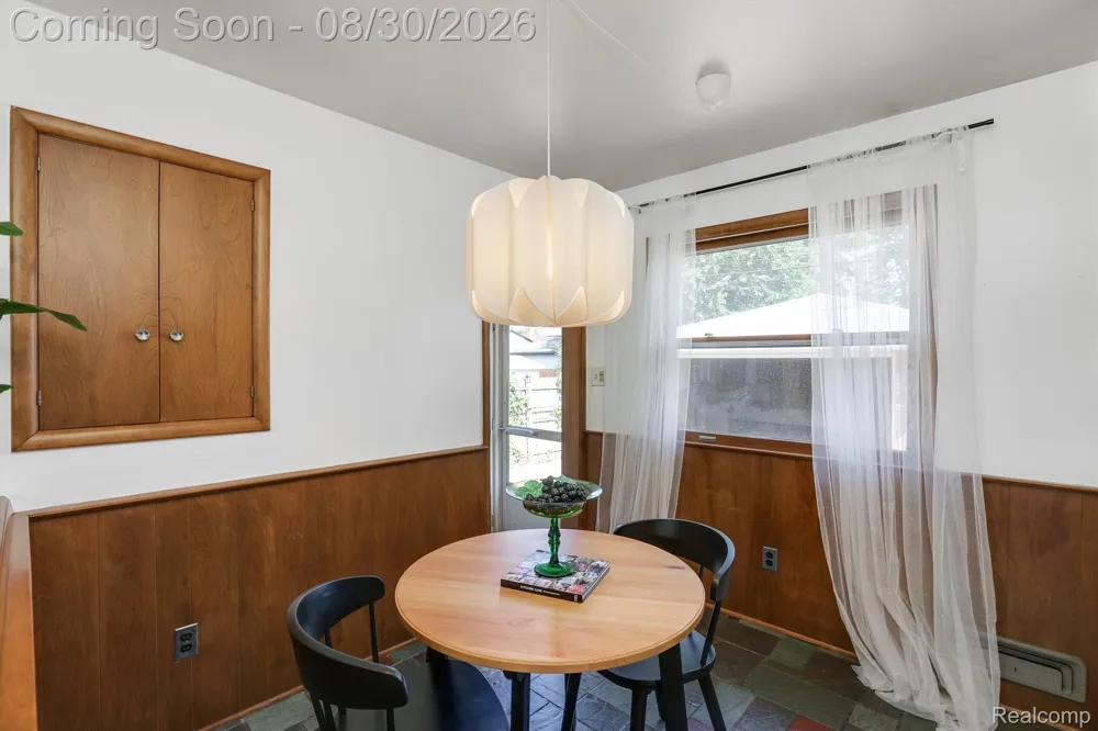 312 W LINCOLN AVENUE Madison Heights City, MI 48071