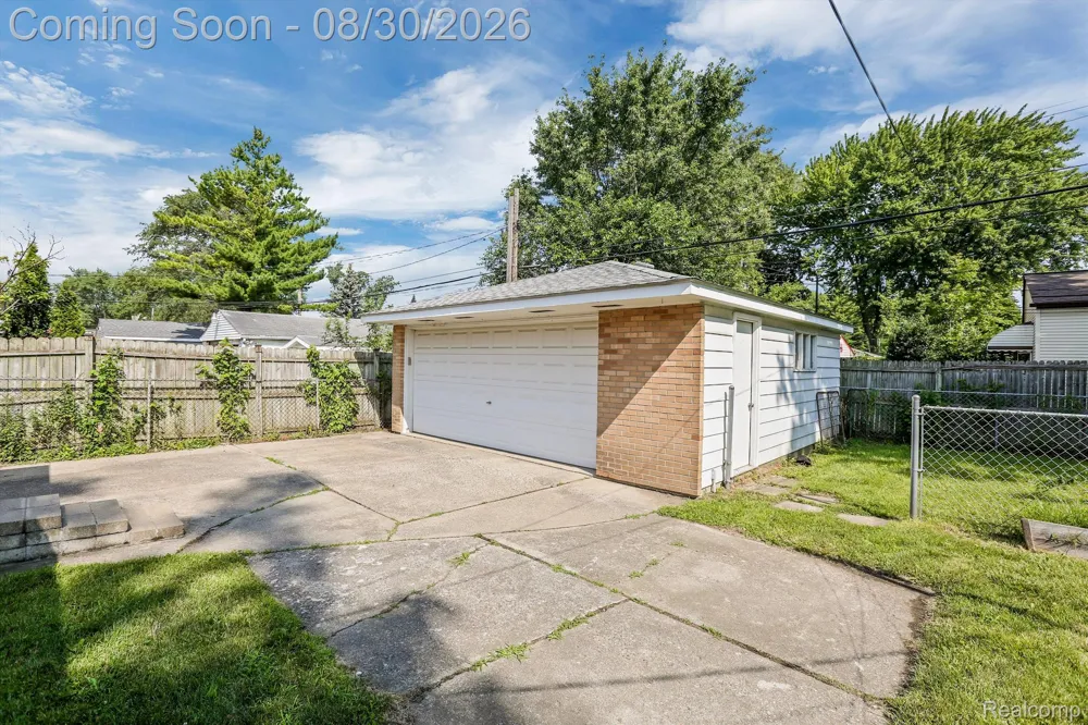 312 W LINCOLN AVENUE Madison Heights City, MI 48071