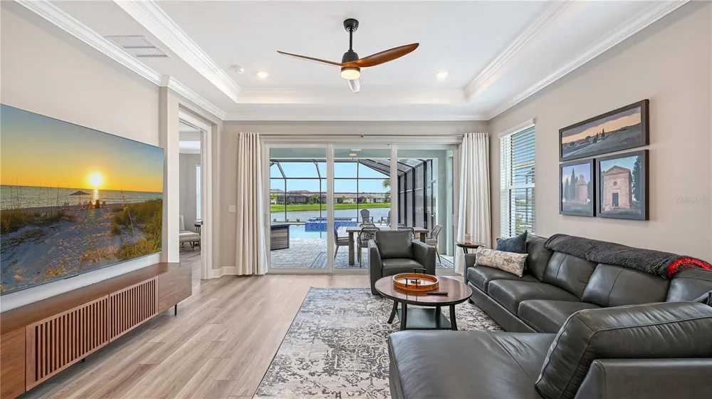 3231 ALBA CIRCLE Bradenton, FL 34211