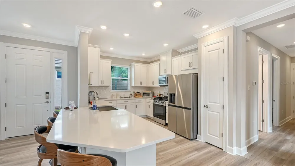 3231 ALBA CIRCLE Bradenton, FL 34211