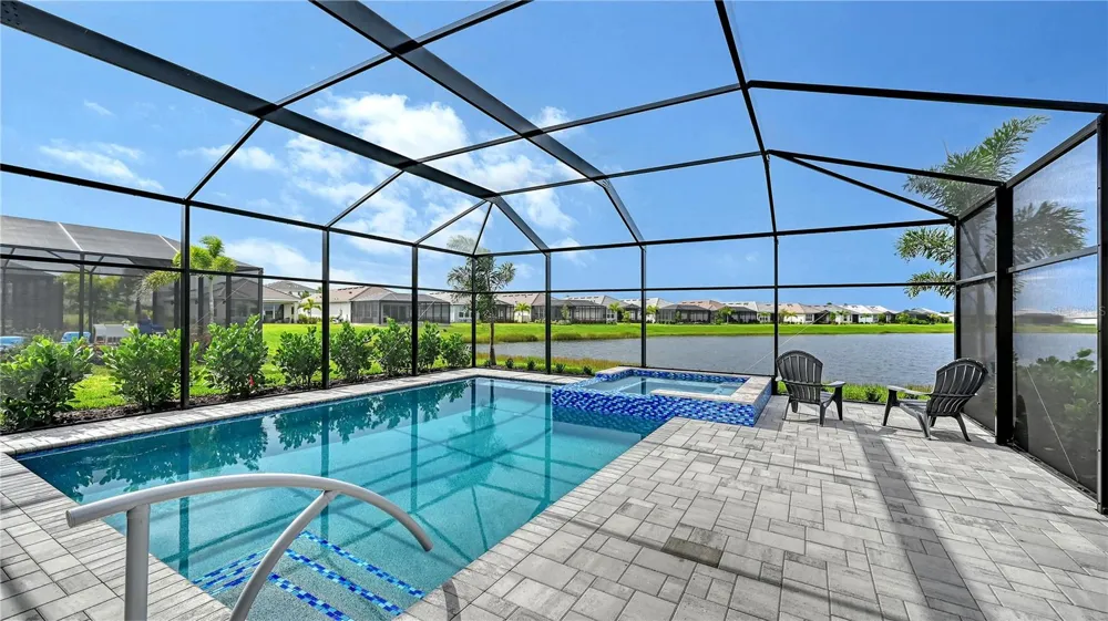 3231 ALBA CIRCLE Bradenton, FL 34211