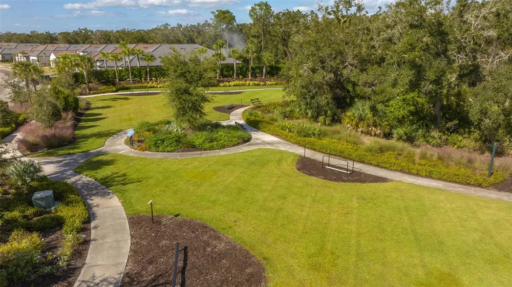 3231 ALBA CIRCLE Bradenton, FL 34211
