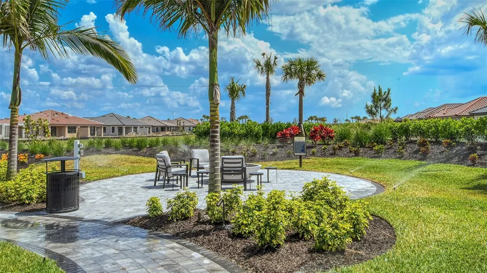 3231 ALBA CIRCLE Bradenton, FL 34211
