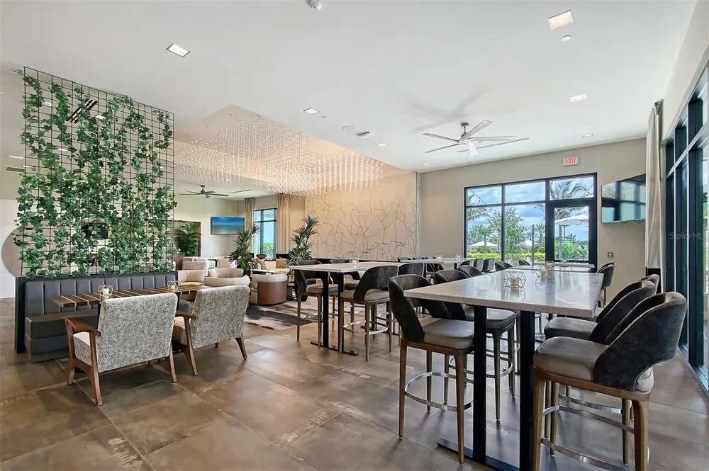 3231 ALBA CIRCLE Bradenton, FL 34211