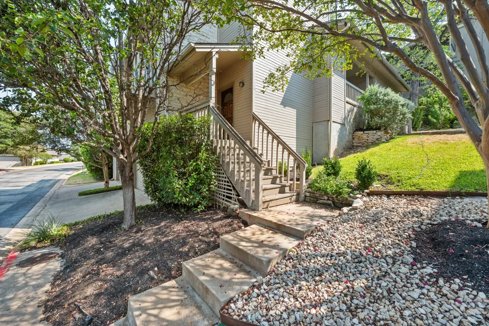 5512 Oakwood Cove #162 Austin, TX 78731