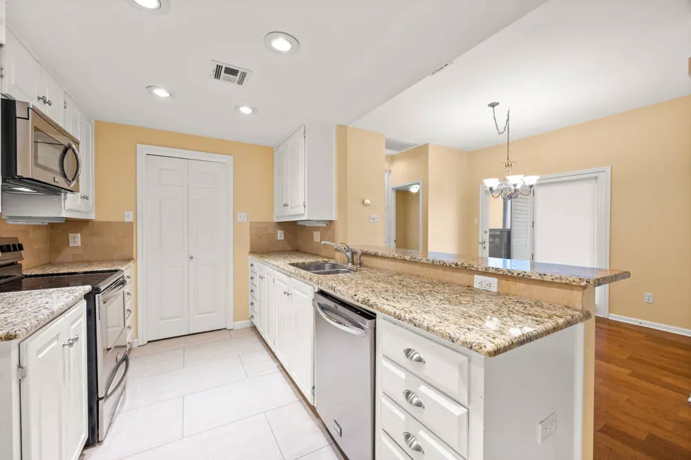 5512 Oakwood Cove #162 Austin, TX 78731