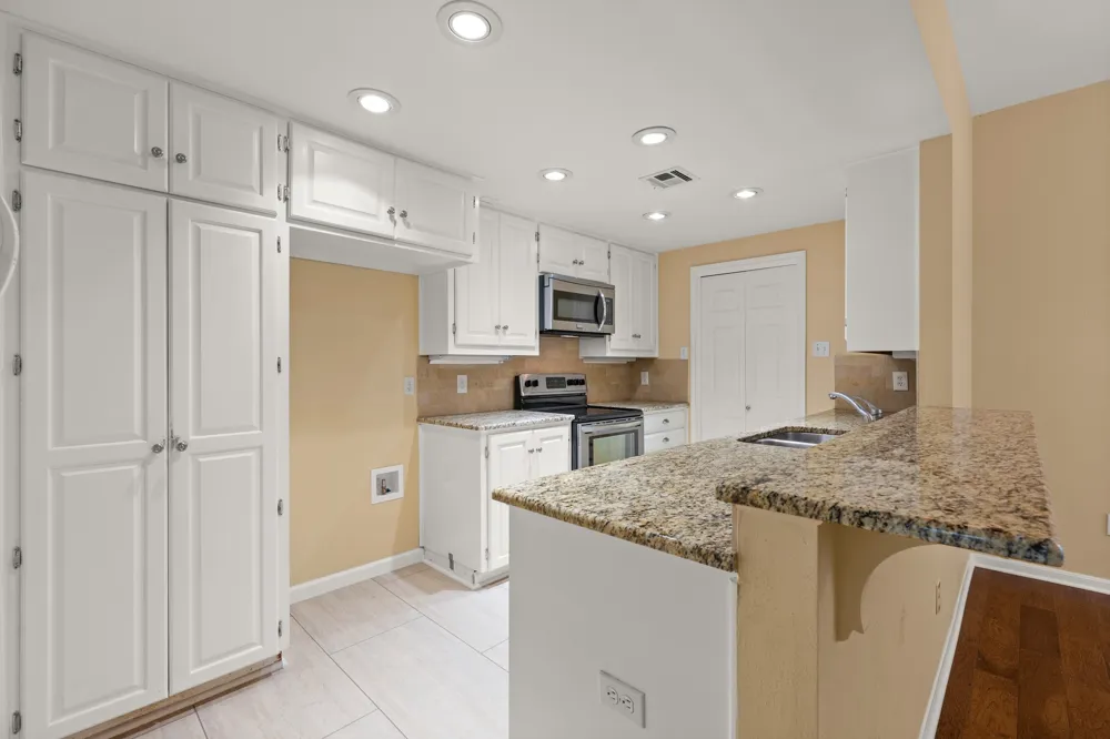 5512 Oakwood Cove #162 Austin, TX 78731