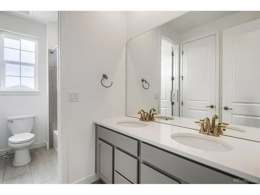 22523 E Piccolo Way Aurora, CO 80016