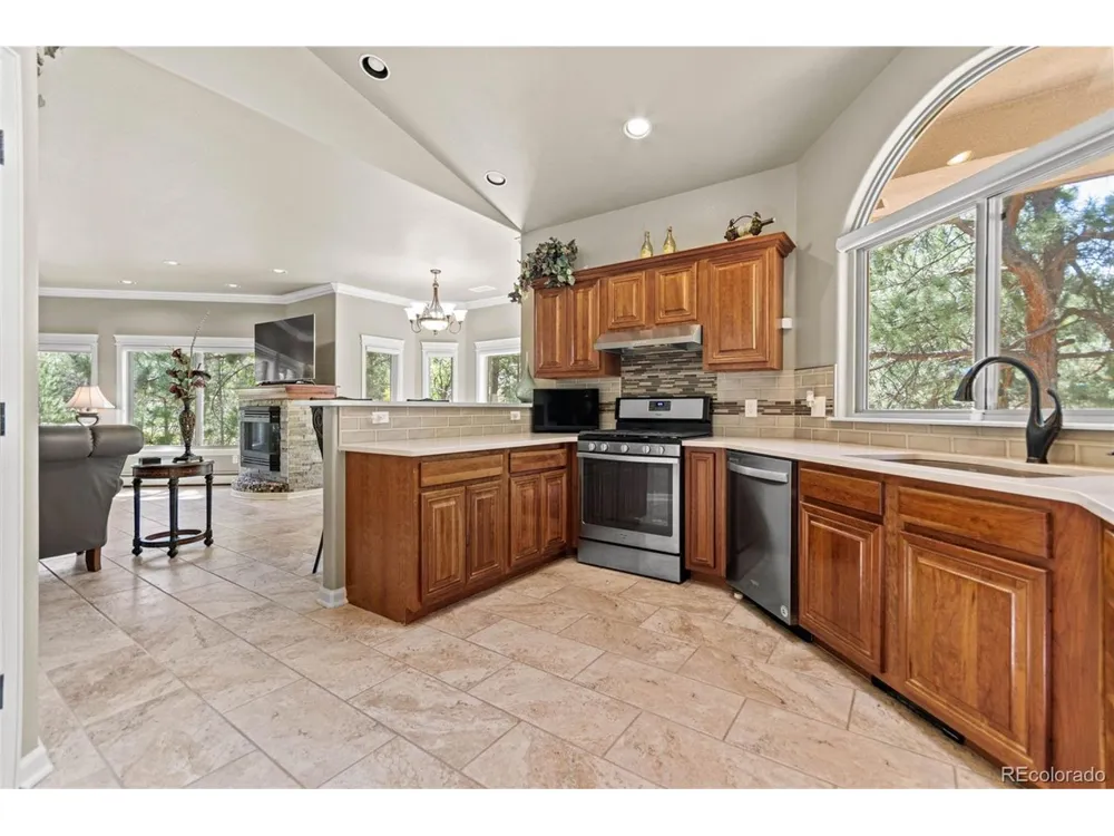 7524 Engineers Court Larkspur, CO 80118