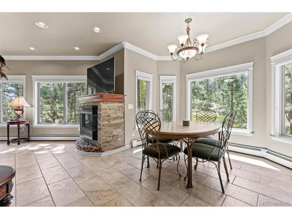 7524 Engineers Court Larkspur, CO 80118