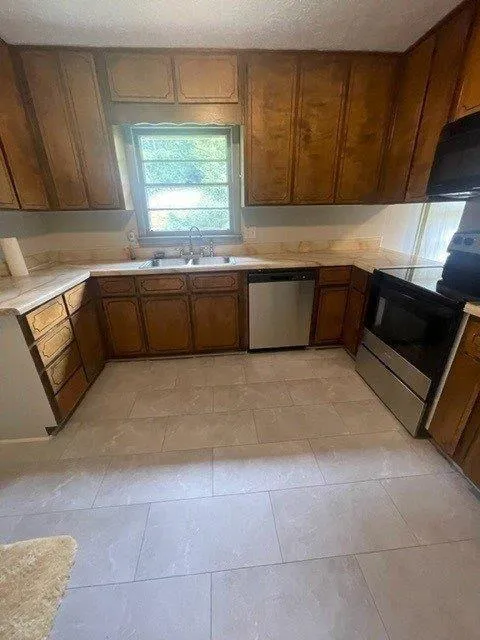 203 Briarwood Drive Dallas, GA 30132
