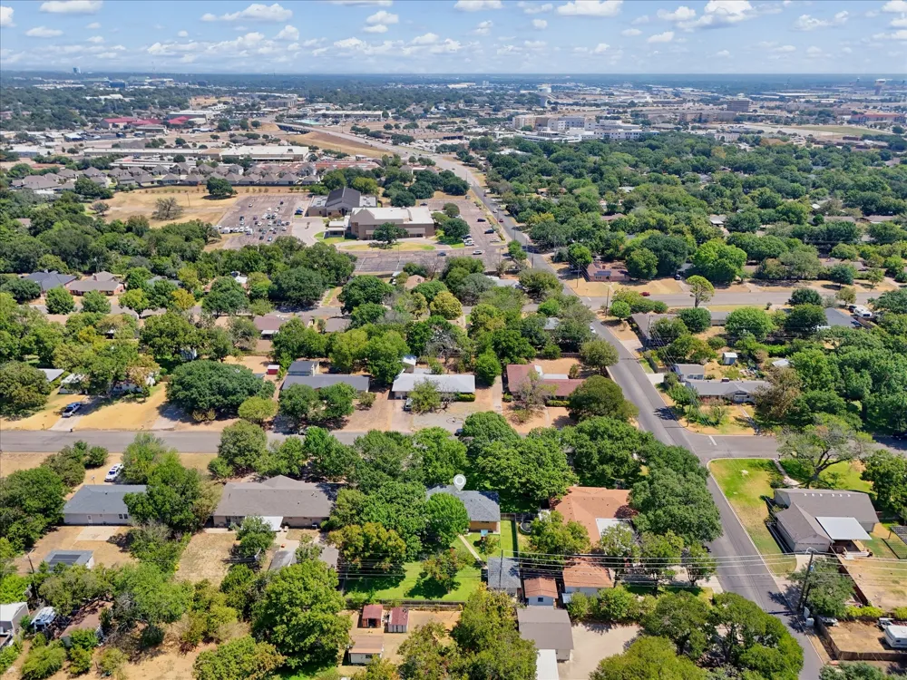 508 Bellaire Drive Woodway, TX 76712