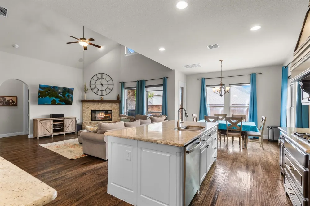 1024 Highpoint Way Roanoke, TX 76262