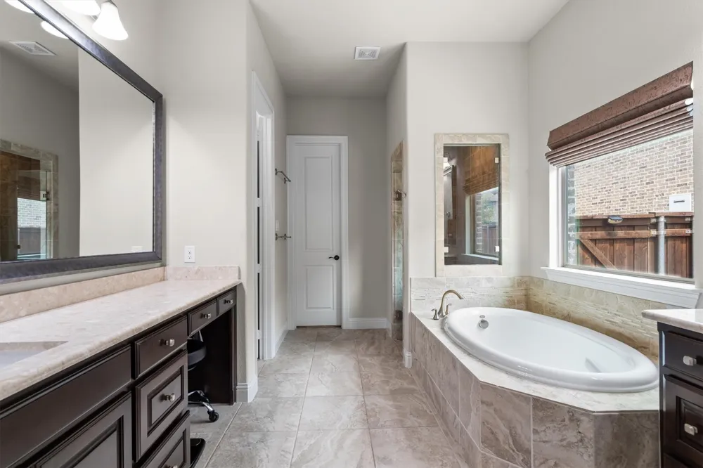 1024 Highpoint Way Roanoke, TX 76262