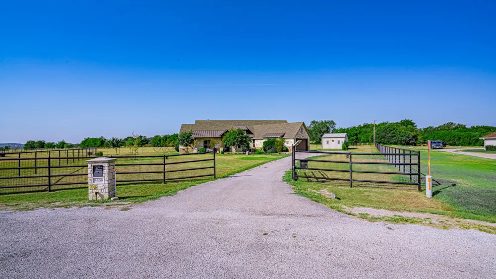 3609 Farm Land Court Granbury, TX 76048