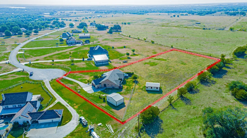 3609 Farm Land Court Granbury, TX 76048
