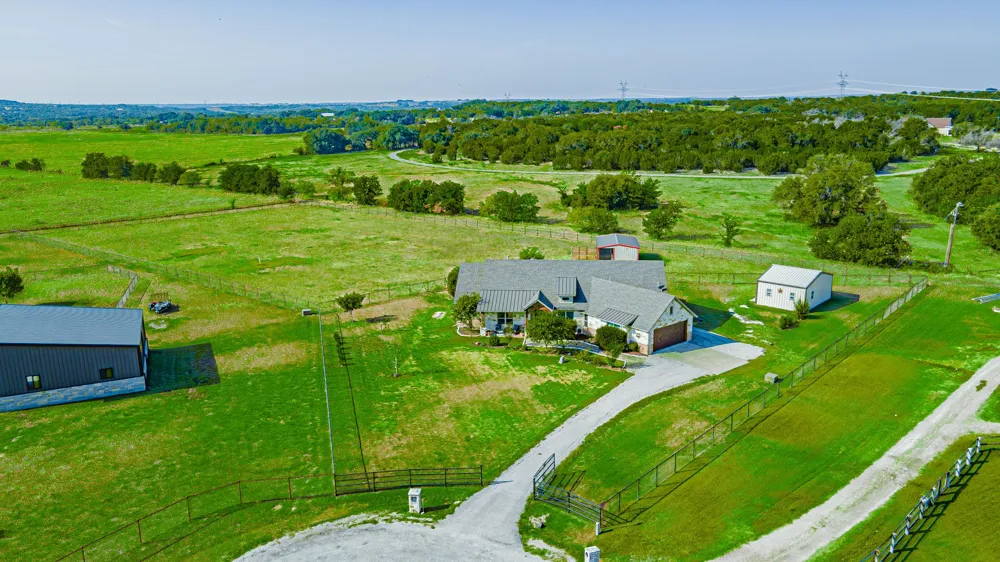 3609 Farm Land Court Granbury, TX 76048