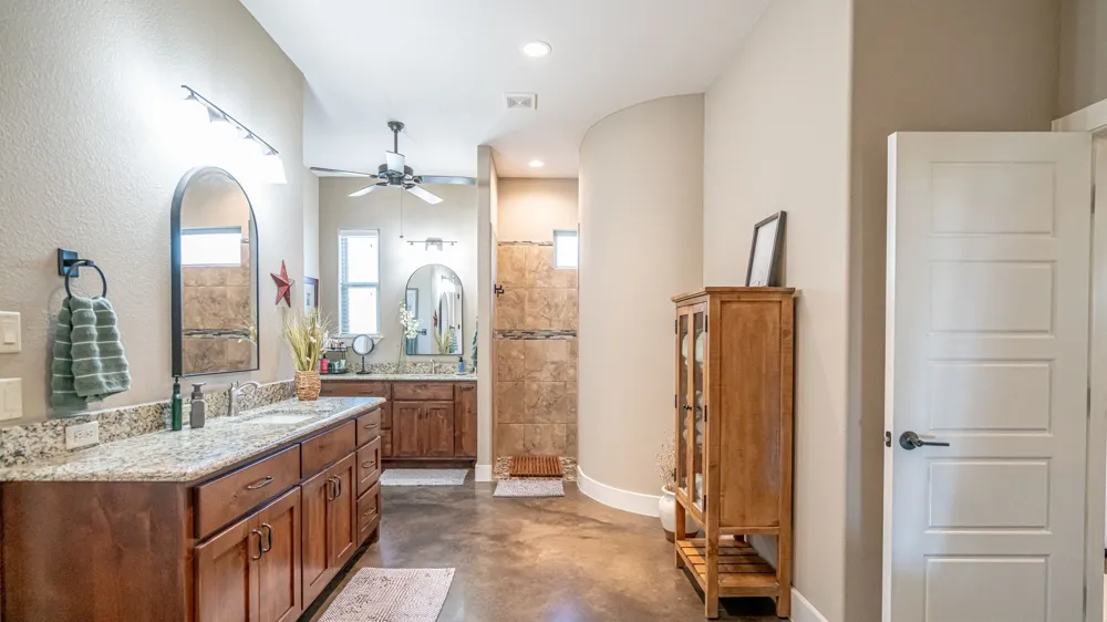 3609 Farm Land Court Granbury, TX 76048
