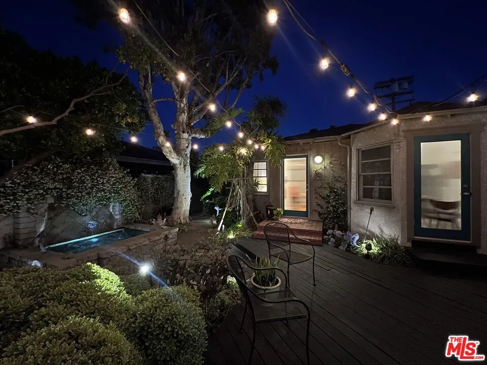 1216 Elm Street Los Angeles, CA 90291