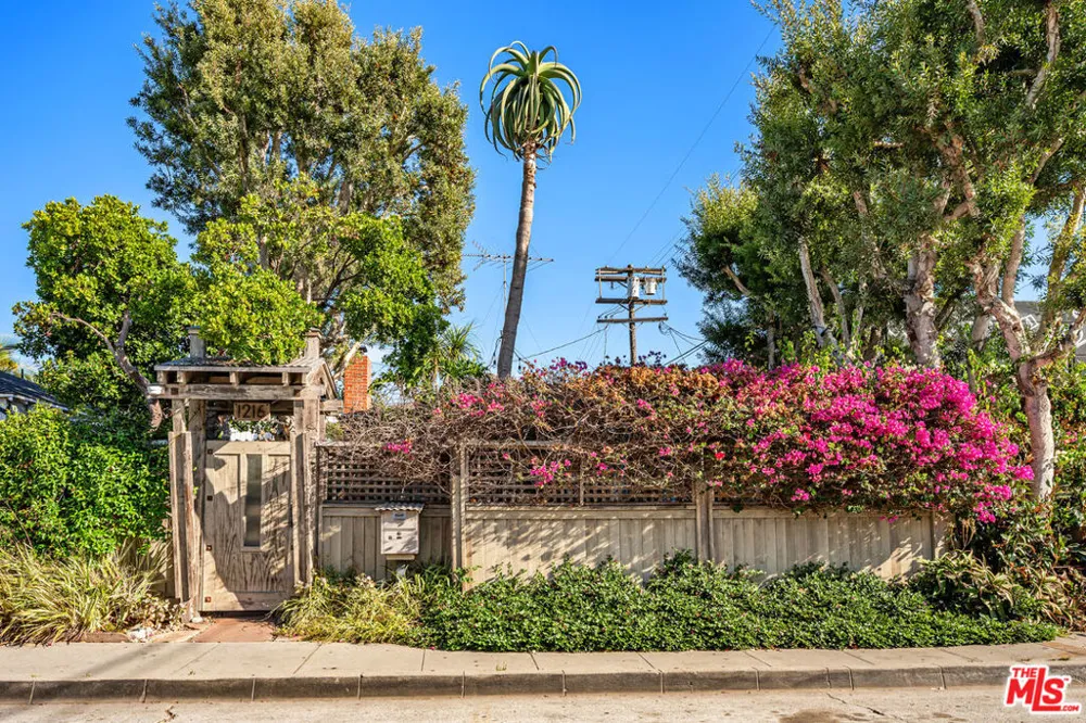 1216 Elm Street Los Angeles, CA 90291