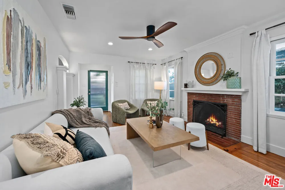 1216 Elm Street Los Angeles, CA 90291