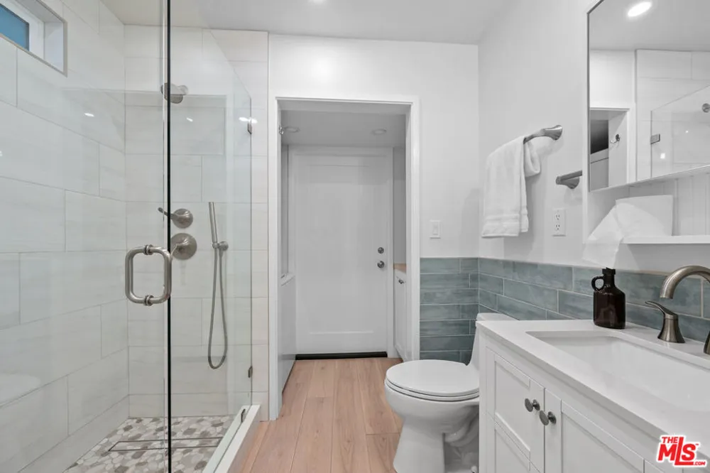 1216 Elm Street Los Angeles, CA 90291
