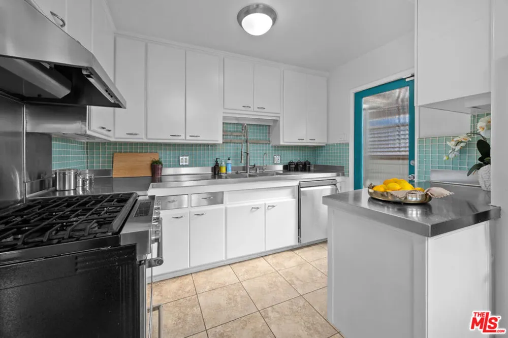 1216 Elm Street Los Angeles, CA 90291