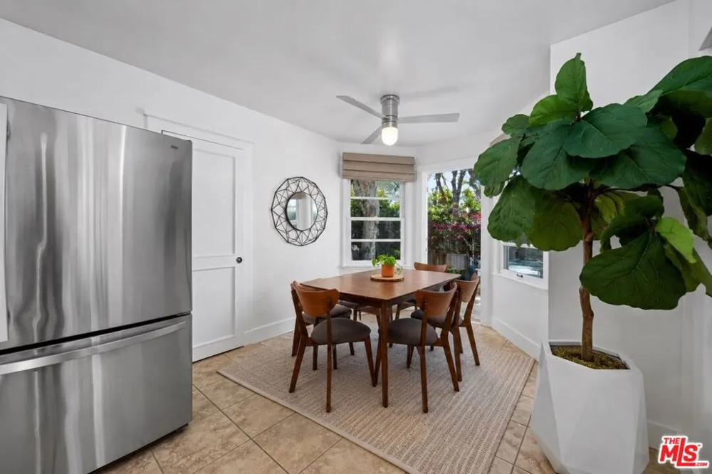 1216 Elm Street Los Angeles, CA 90291