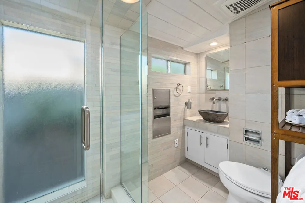 1216 Elm Street Los Angeles, CA 90291