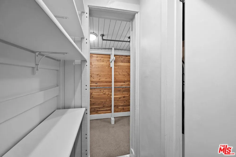 1216 Elm Street Los Angeles, CA 90291