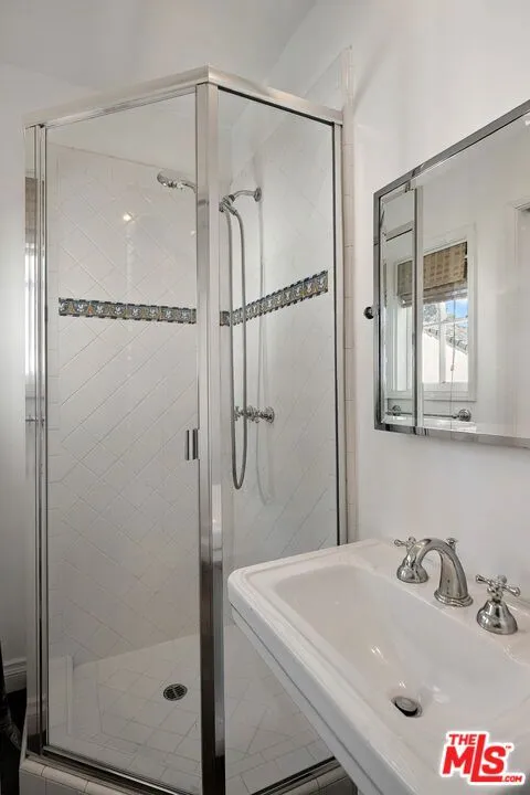 11332 Bolas Street Los Angeles, CA 90049
