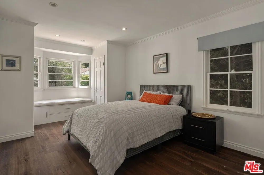 11332 Bolas Street Los Angeles, CA 90049