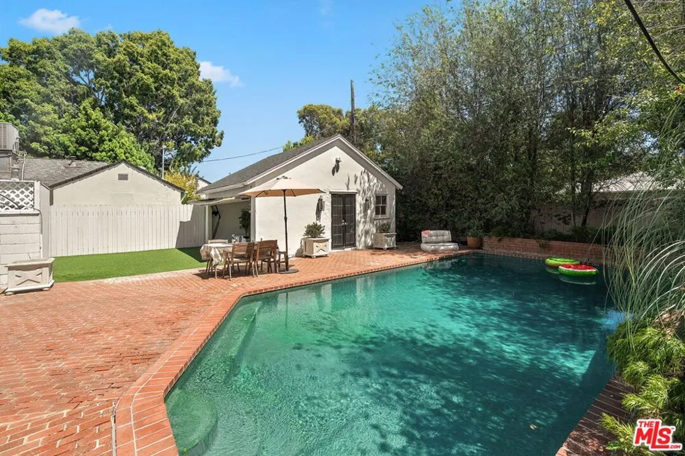 11332 Bolas Street Los Angeles, CA 90049