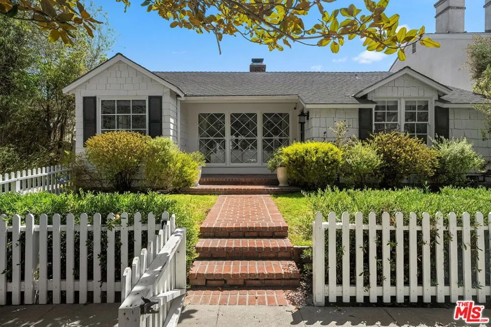 11332 Bolas Street Los Angeles, CA 90049