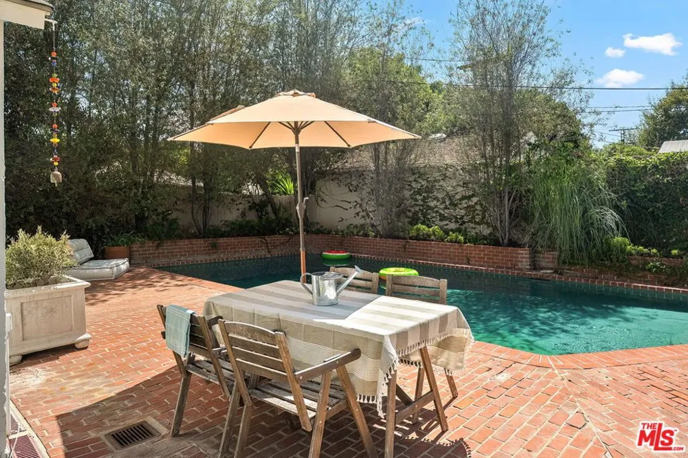 11332 Bolas Street Los Angeles, CA 90049