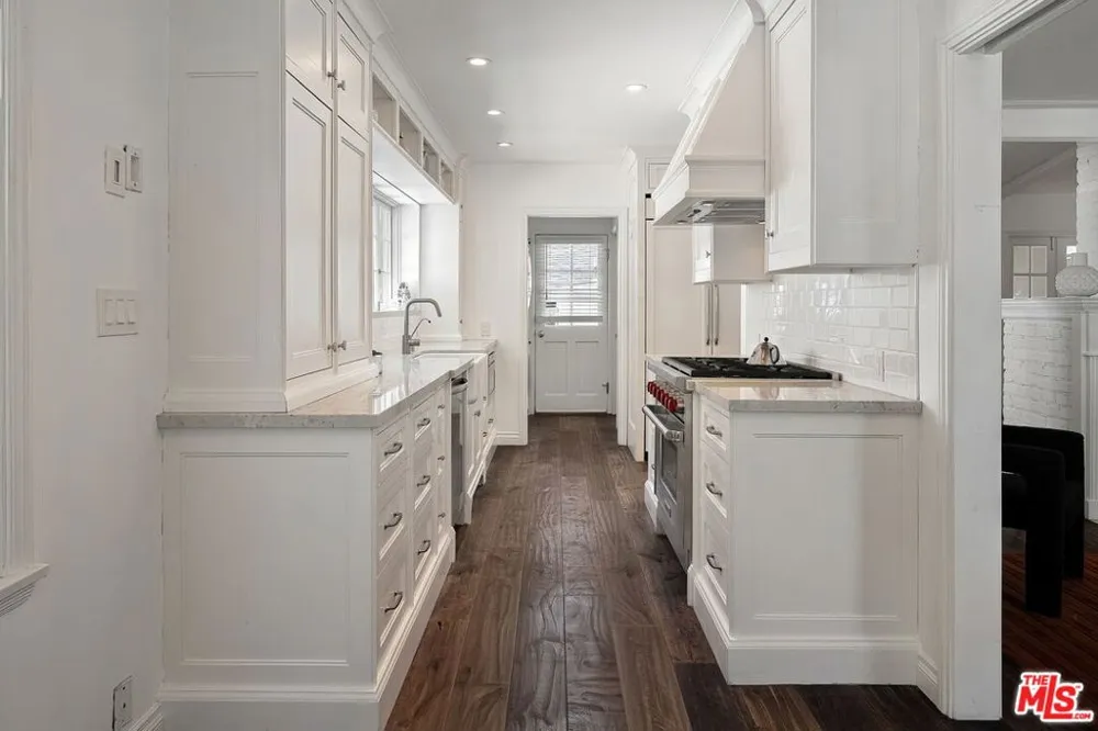 11332 Bolas Street Los Angeles, CA 90049