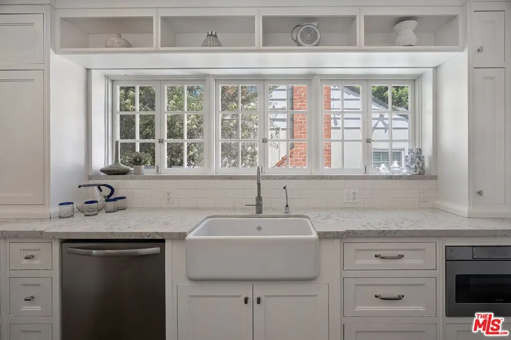 11332 Bolas Street Los Angeles, CA 90049